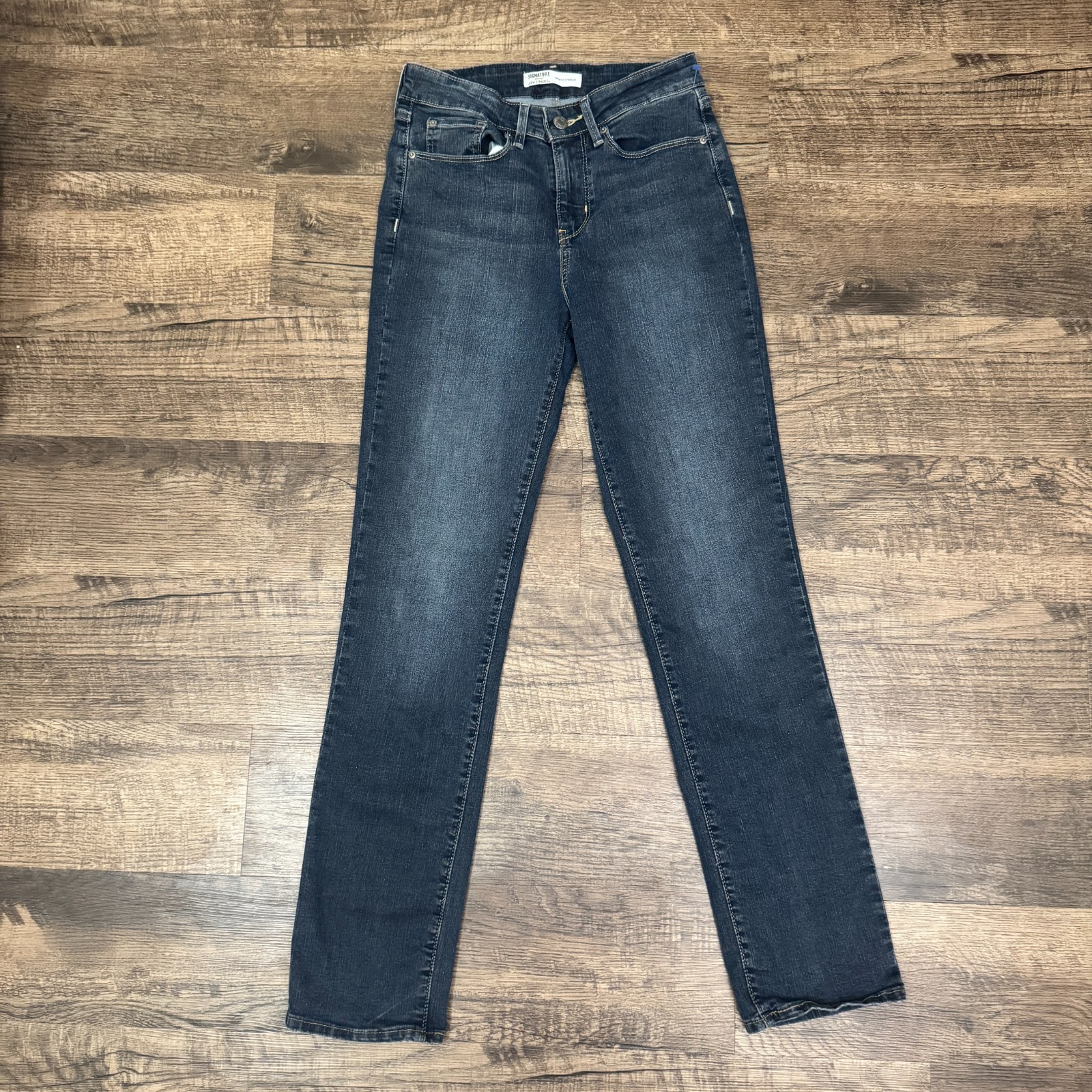 Levi's Women's Jeans Mid Rise Straight  Size 4M W27 L32 Blue Dark Wash — photo 1
