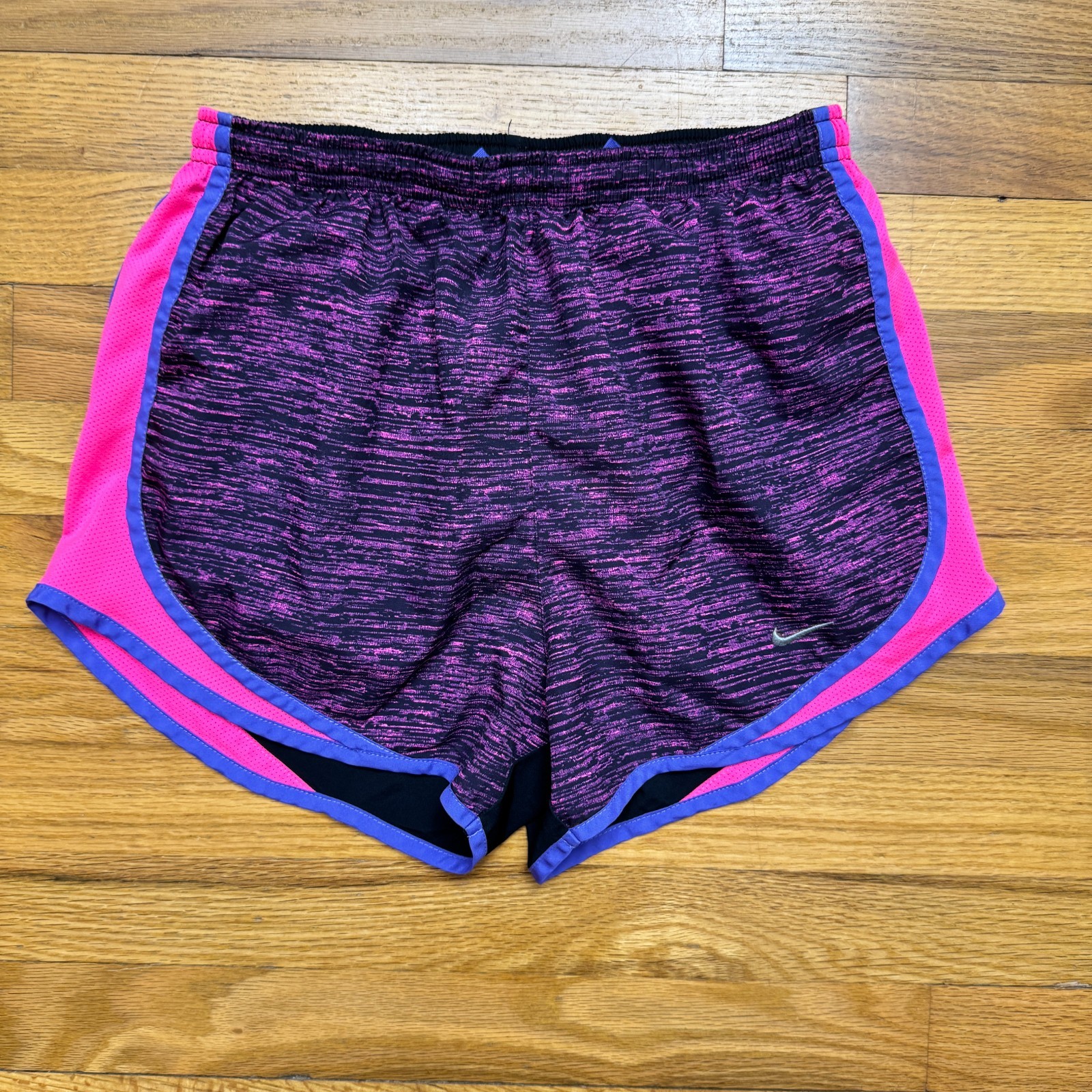 Nike Shorts Womens Small Purple Pink Abstract Pebble River Bed Running Lined — photo 1
