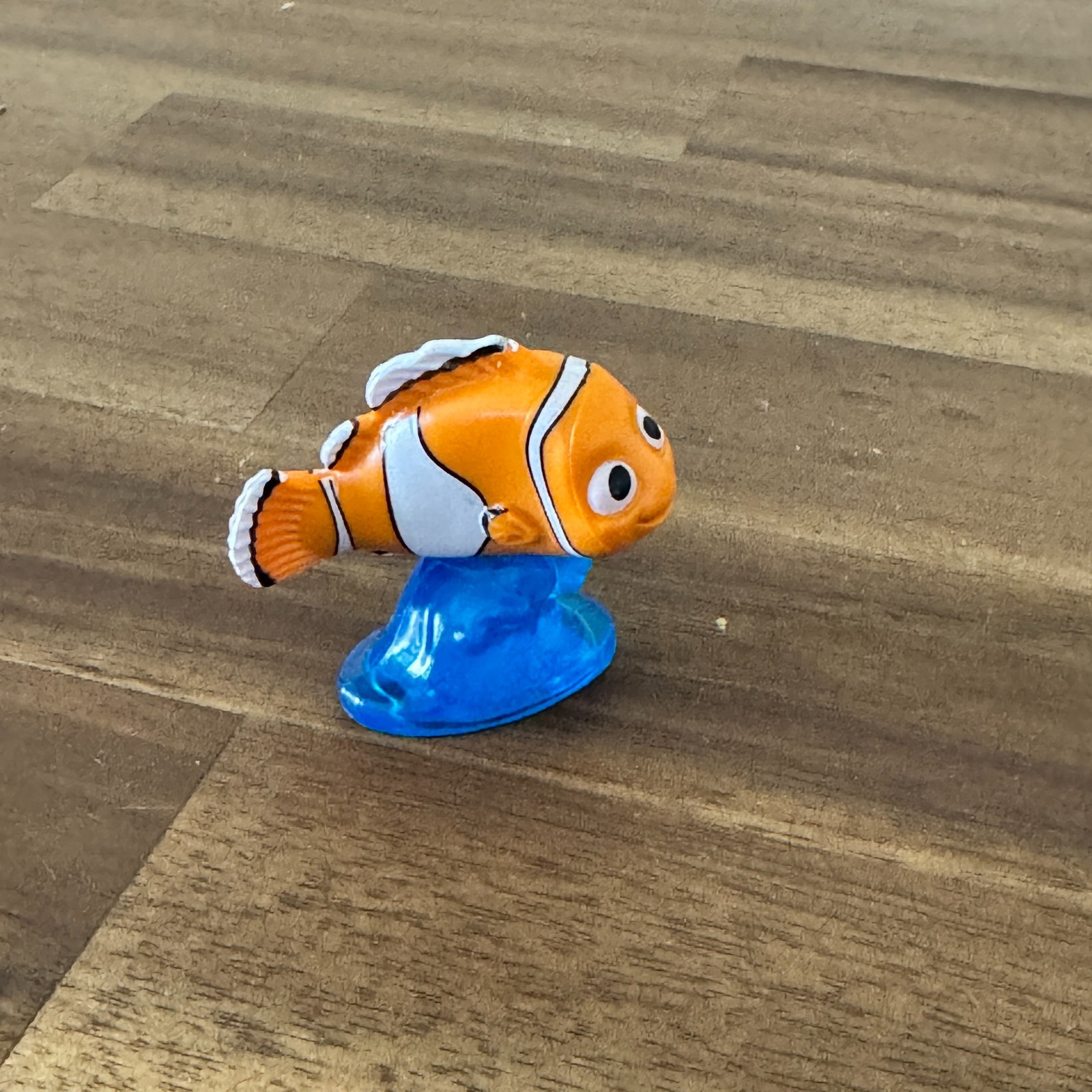 DISNEY FINDING NEMO FIGURINE — photo 1
