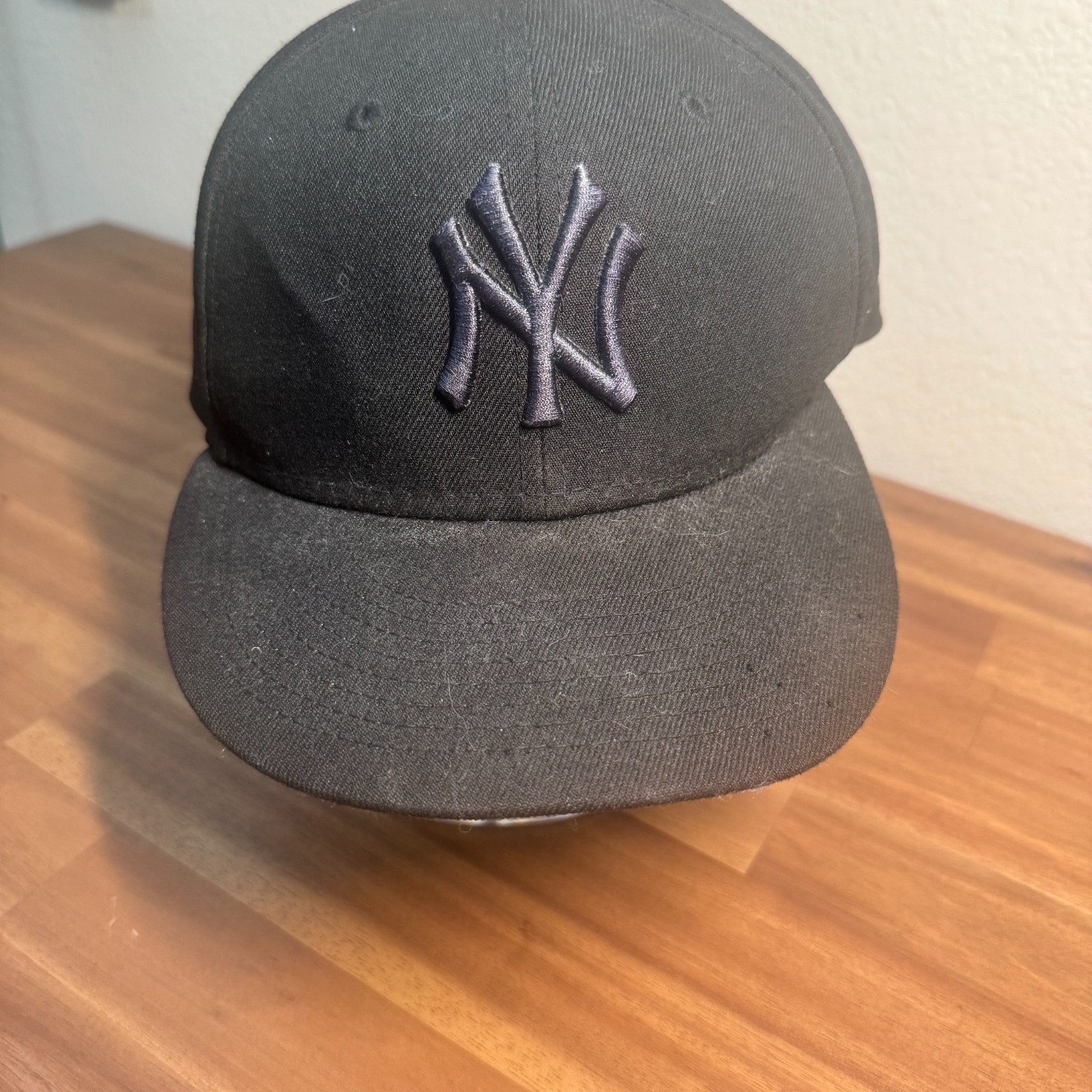 New York Yankees Blackout 59fifty Hat New Era Black Men Cap Casual Size 7 1/4 — photo 1