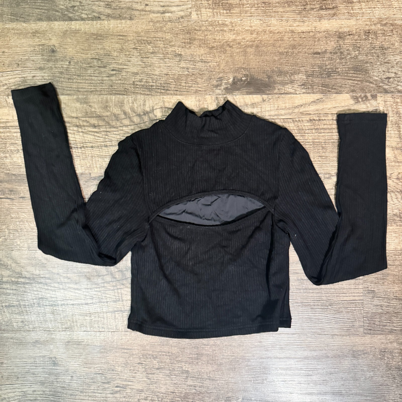 Klassy Network Cropped Long Sleeve Collar Black Medium Stretch No Pads Included — photo 1