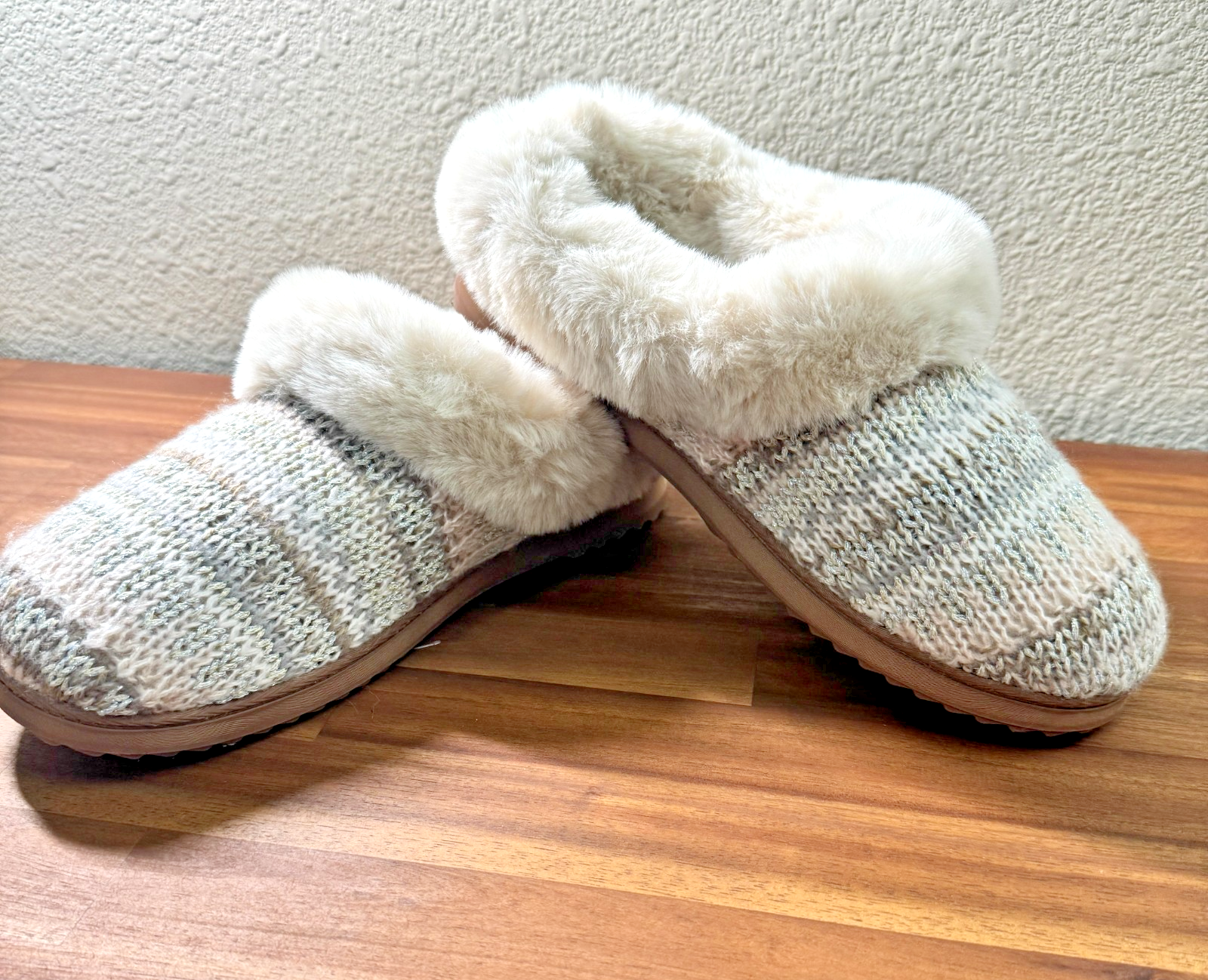 Dearfoams Women's Memory Foam Quilted Slippers Faux Fur Size US11-12 XLarge — photo 1