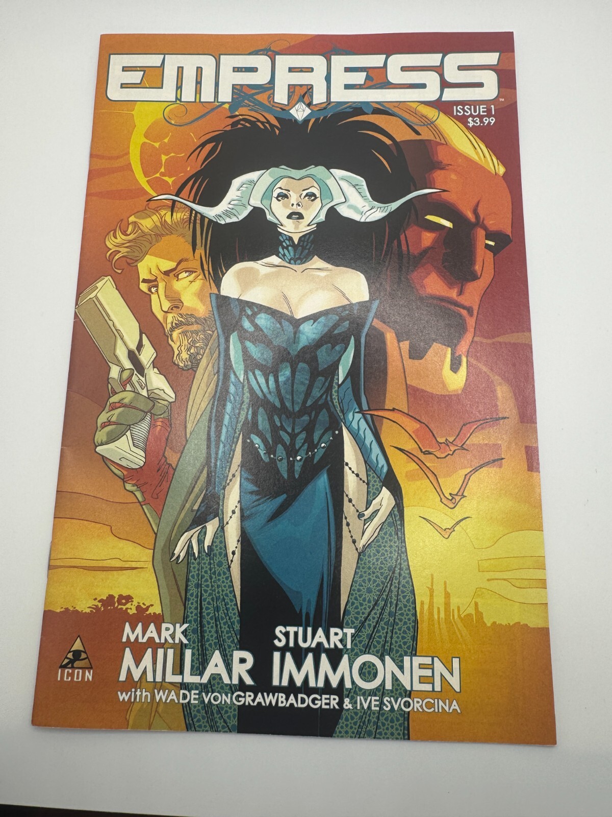 Graphic Novel Empress - Book One - Millarworld — photo 1