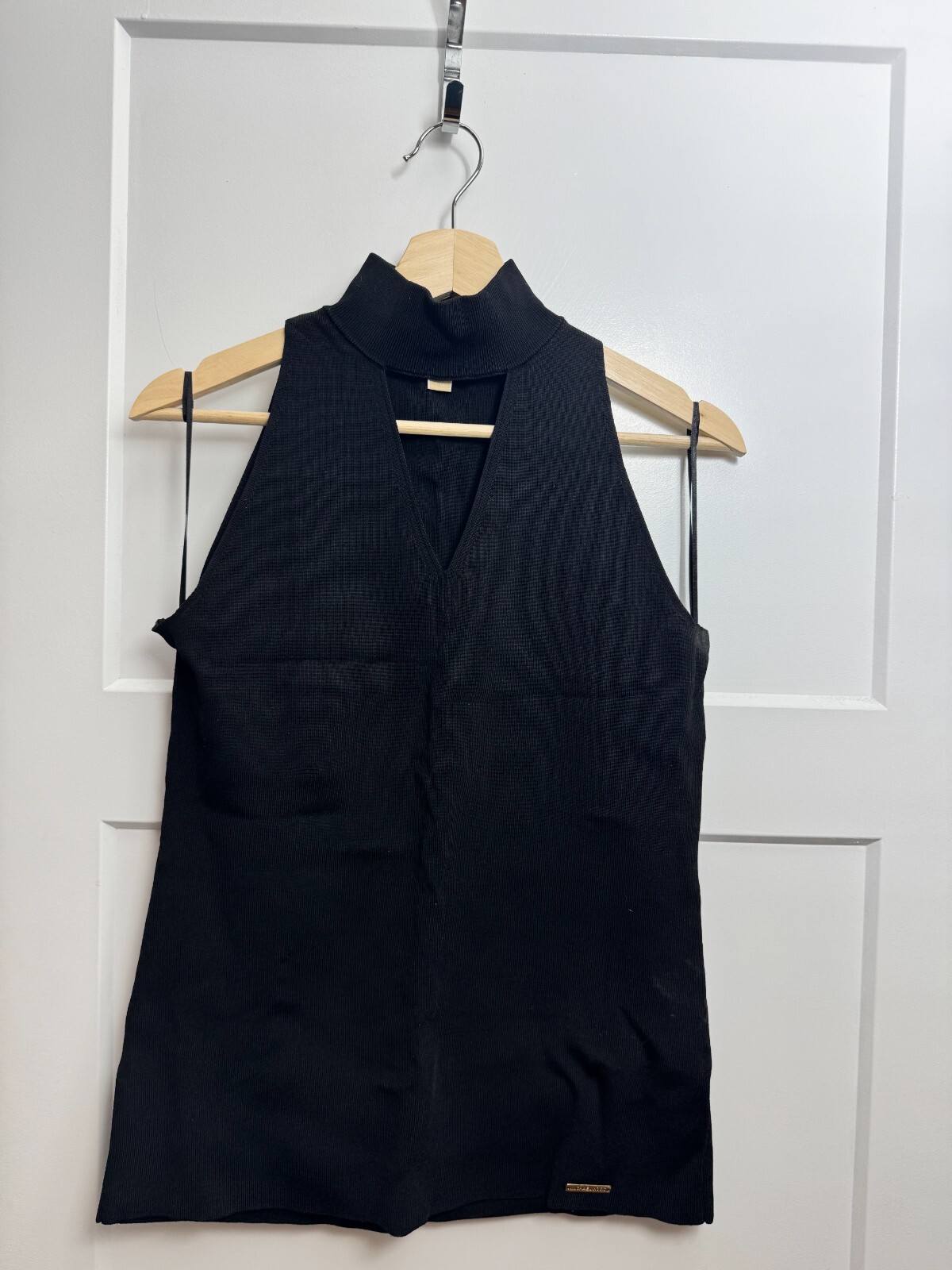 Michael Kors Black Shirt High V Neck Stretch Women's Sleeveless Medium Classy — photo 1