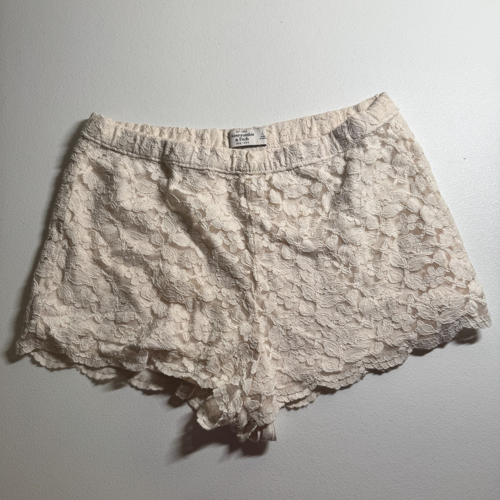 Abercrombie & fitch Shorts Large Lace Women Light Beige Stretchy Comfortable — photo 1
