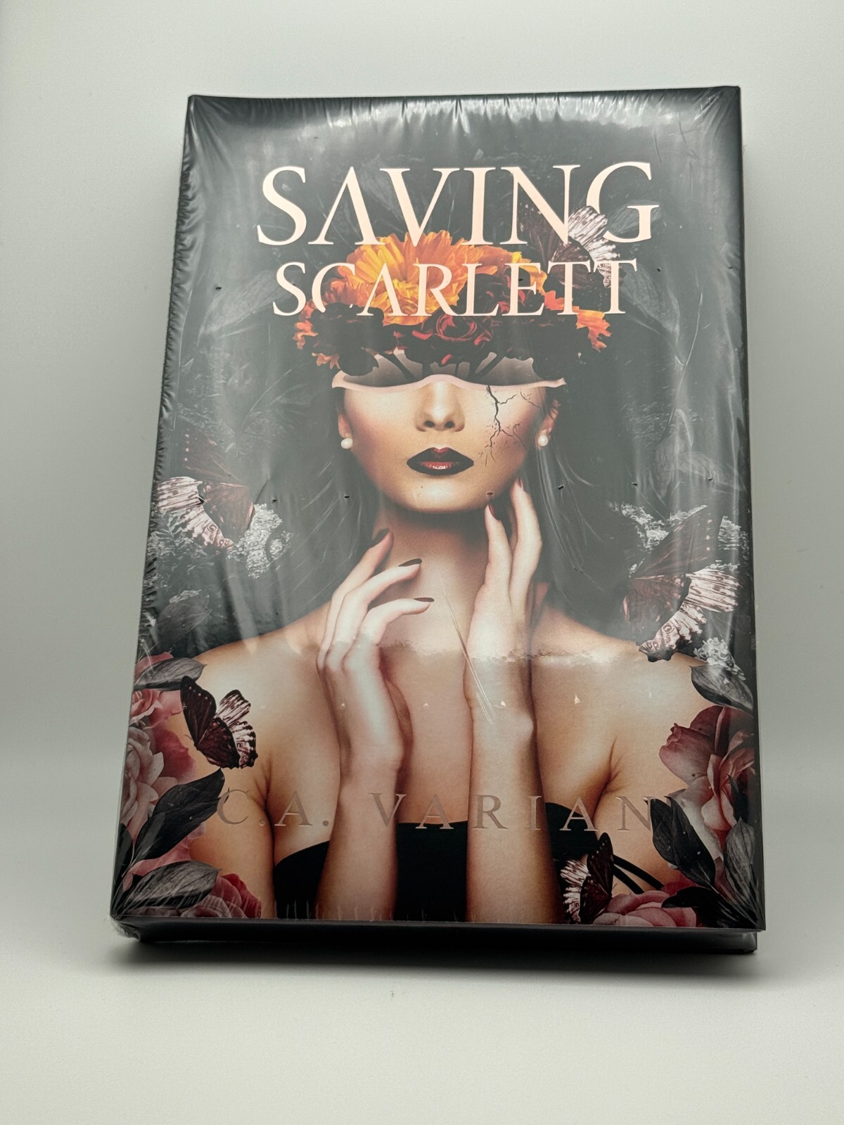 Saving Scarlett C A Varian Hardback Sealed — photo 1