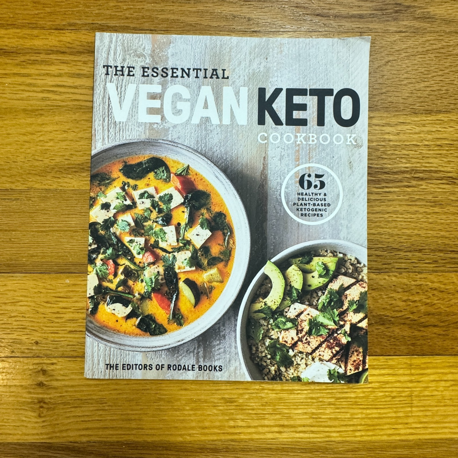 The Essential Vegan Keto Cookbook: 65 Healthy & Delicious Plant-Based Ketogenic — photo 1