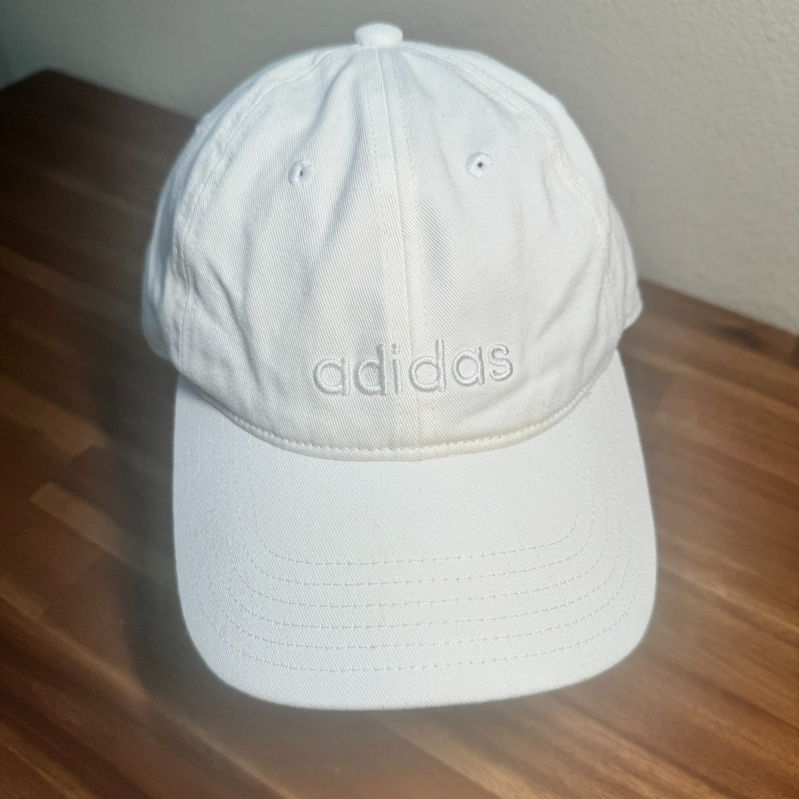 Adidas Apparel Men’s  Fitted Cap Hat Casual Skate Surf Cool White Cotton — photo 1