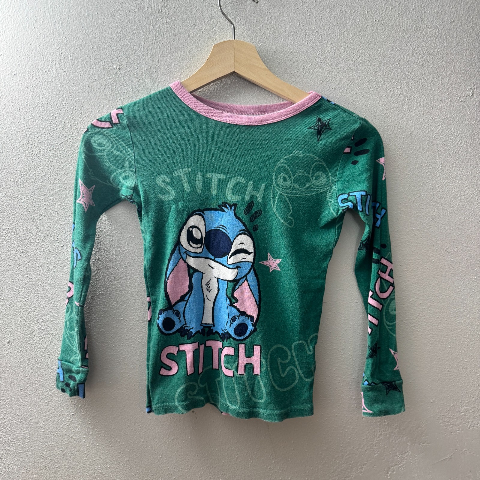 Disney Stitch Sleepwear Long Sleeve Shirt Girls 10 Green Graphic Print — photo 1