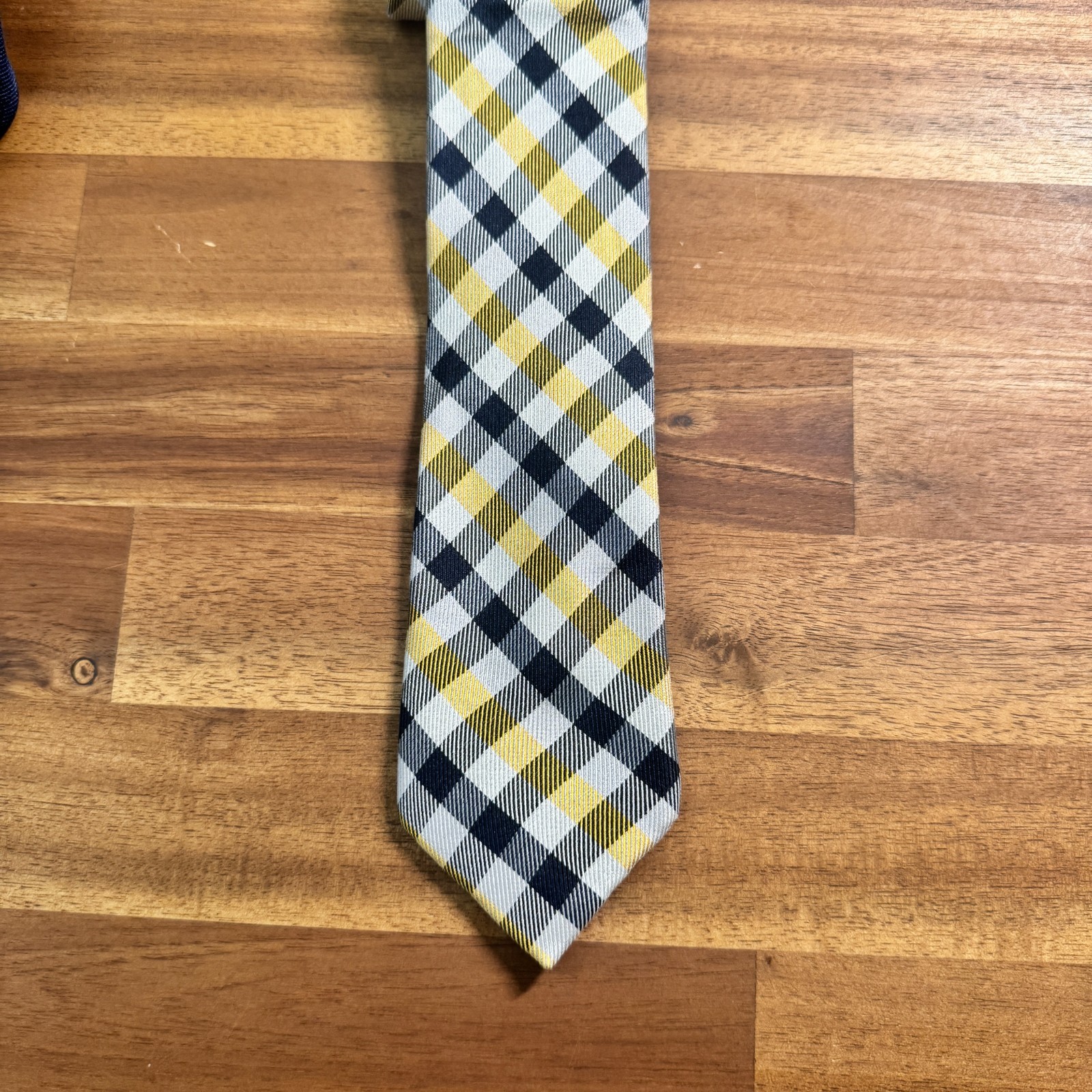 Tommy Hilfiger Men's Tie Gray Yellow Classical Style Old Money 100% Silk — photo 1