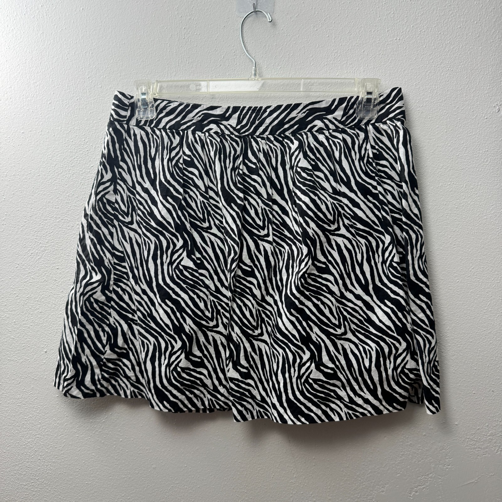 BANANA REPUBLIC Women's Black White Zebra Print Lightweight Lined Skirt Size 12 — photo 1
